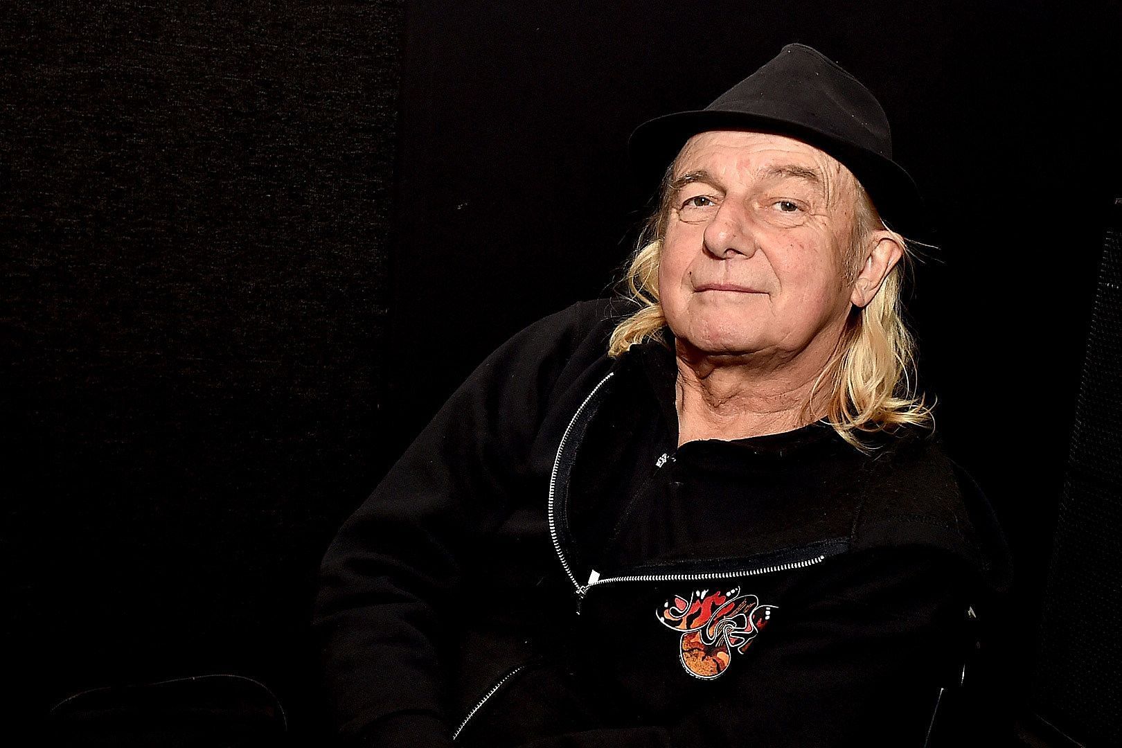 Yes, drummer Alan White dead at 72 ( Image via Kevin Winter/ Getty Images)