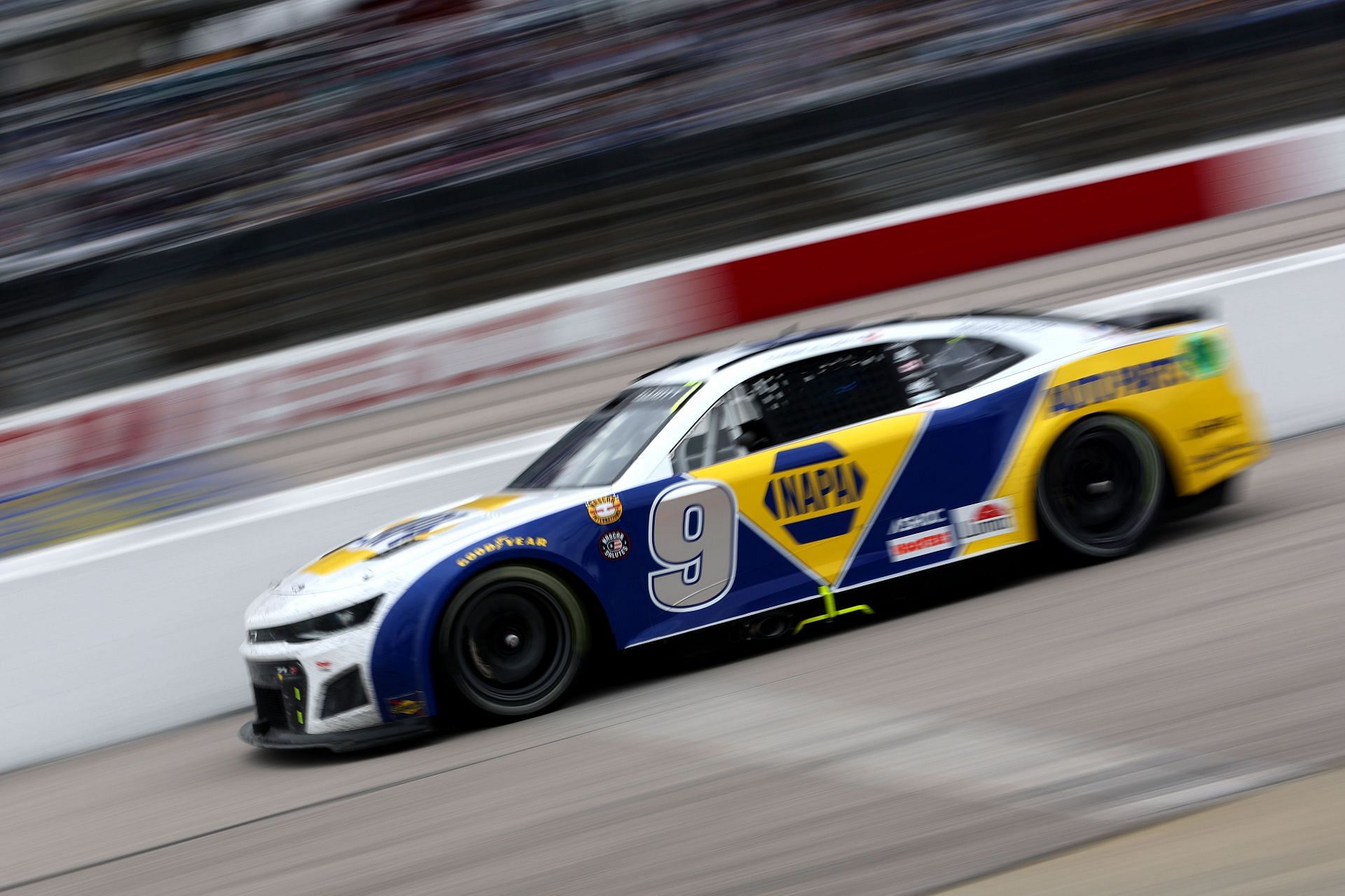 Chase Elliott drives during the 2022 NASCAR Cup Series Goodyear 400 at Darlington Raceway in Darlington, South Carolina. (Photo by James Gilbert/Getty Images)