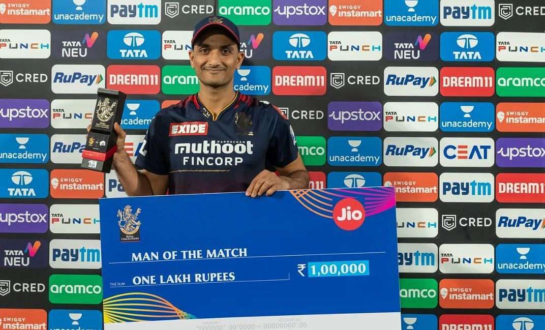 Harshal Patel was awarded the Player of the Match [P/C: iplt20.com]