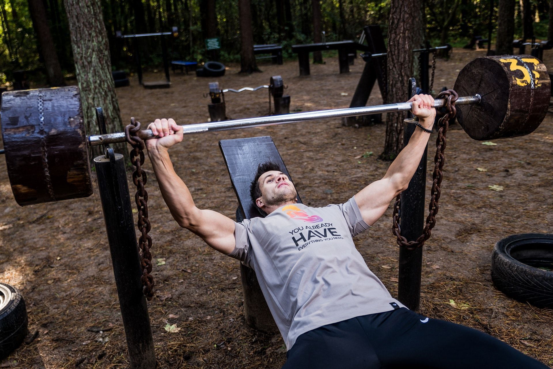 The best chest workouts for a well-shaped chest. (Image via Pexels/Photo by Frame Kings)
