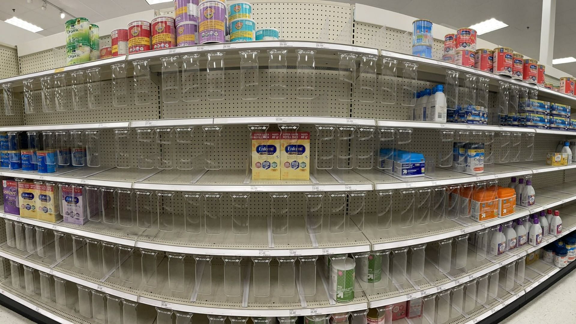 USA&#039;s Baby Formula shortage reaches crisis levels as major brands go out of stock (Image via Danielle Miller/Twitter)
