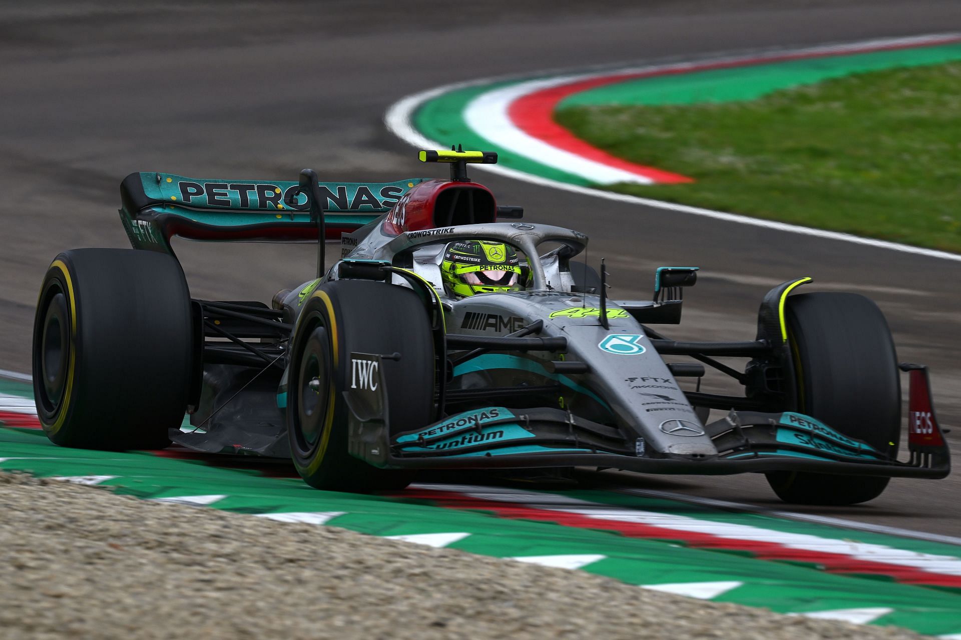 Mercedes driver Lewis Hamilton in action during the 2022 F1 Imola GP (Photo by Clive Mason/Getty Images)
