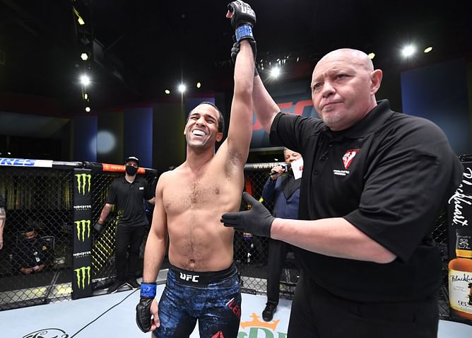 What is Jordan Leavitt's UFC record?