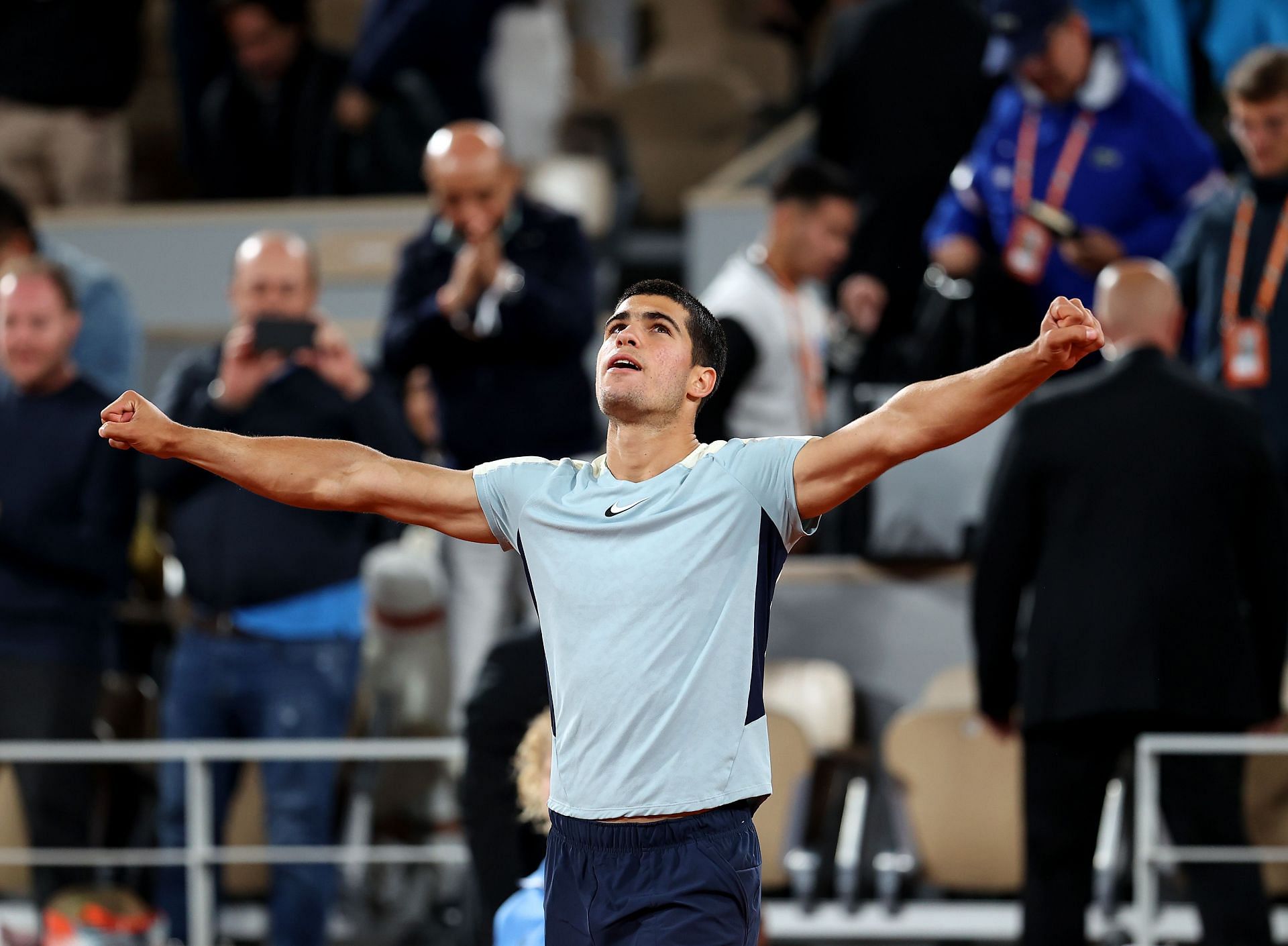 Carlos Alcaraz celebrates at the 2022 French Open