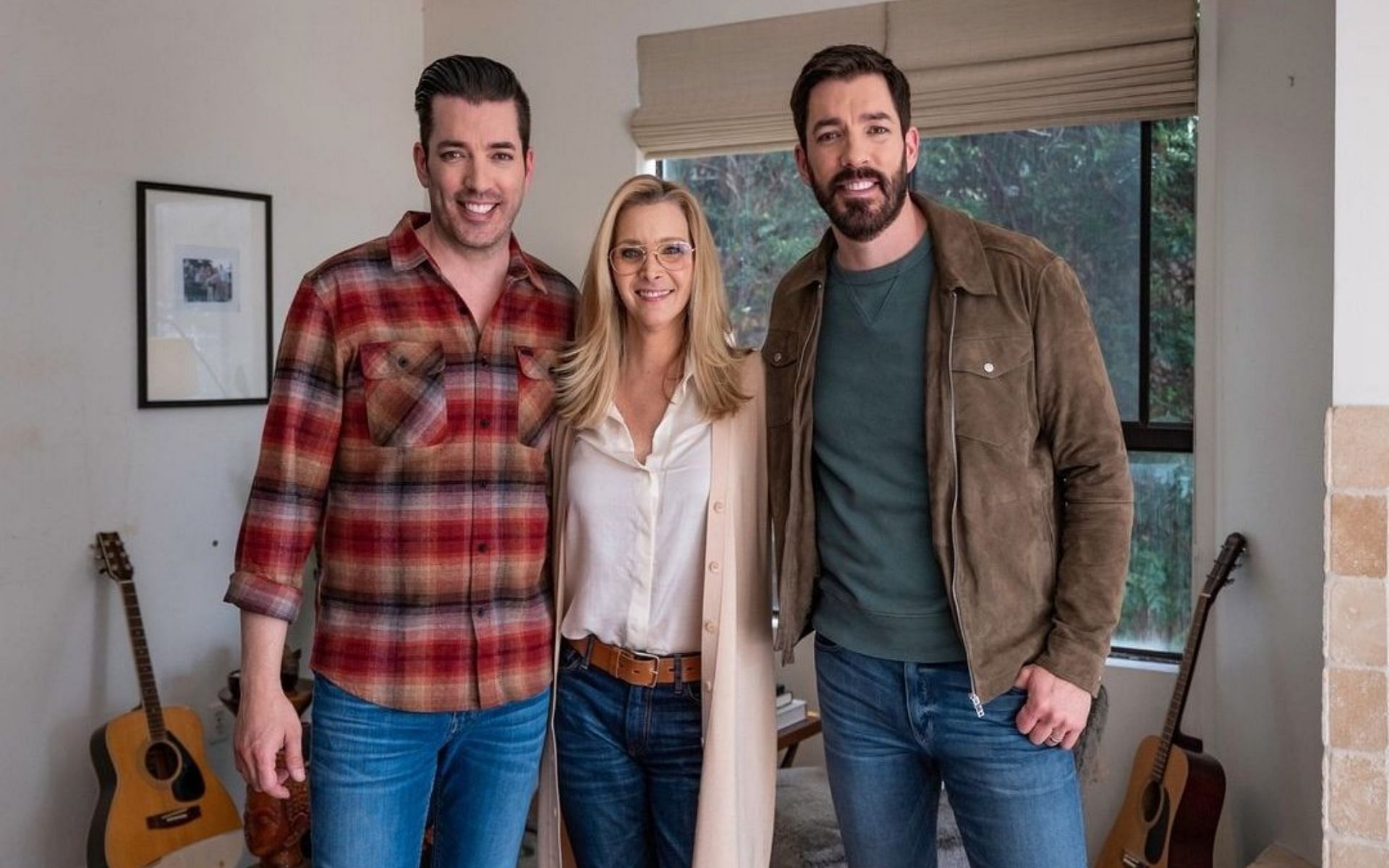 Lisa Kudrow and the Property Brothers (Image via propertybrothers/Instagram)