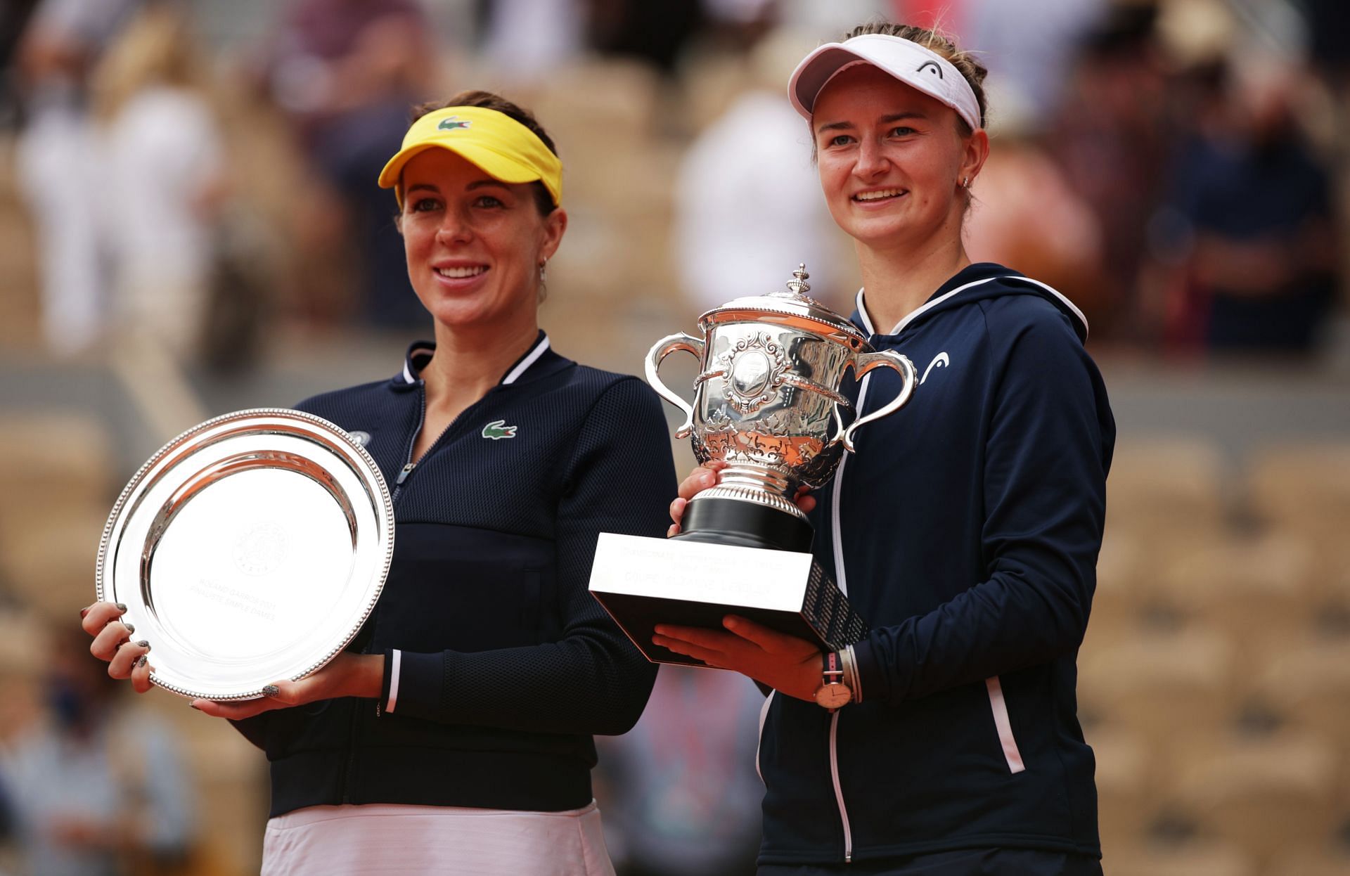 Anastasia Pavlyuchenkova (L) and Barbora Krejcikova at the 2021 French Open