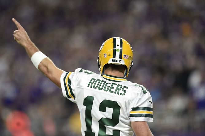 NFL executive reports that Green Bay Packers wanted to hurt Aaron Rodgers by not drafting a WR in round 1
