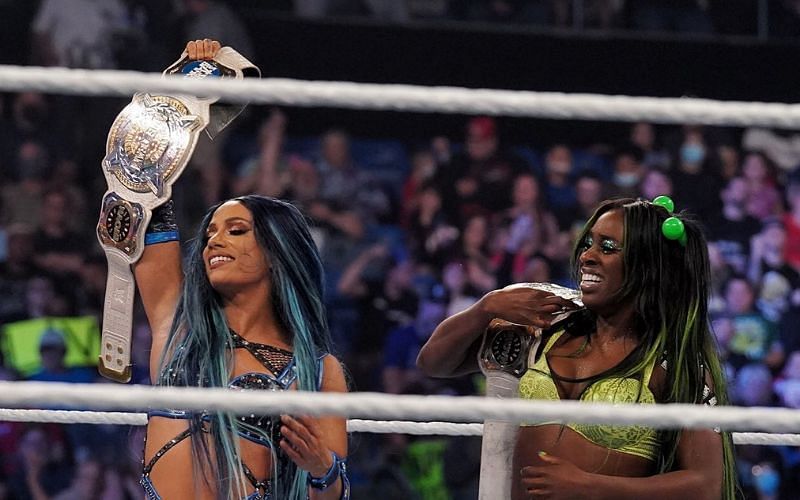 Shayna Baszler and Natalya could not dethrone Sasha Banks and Naomi