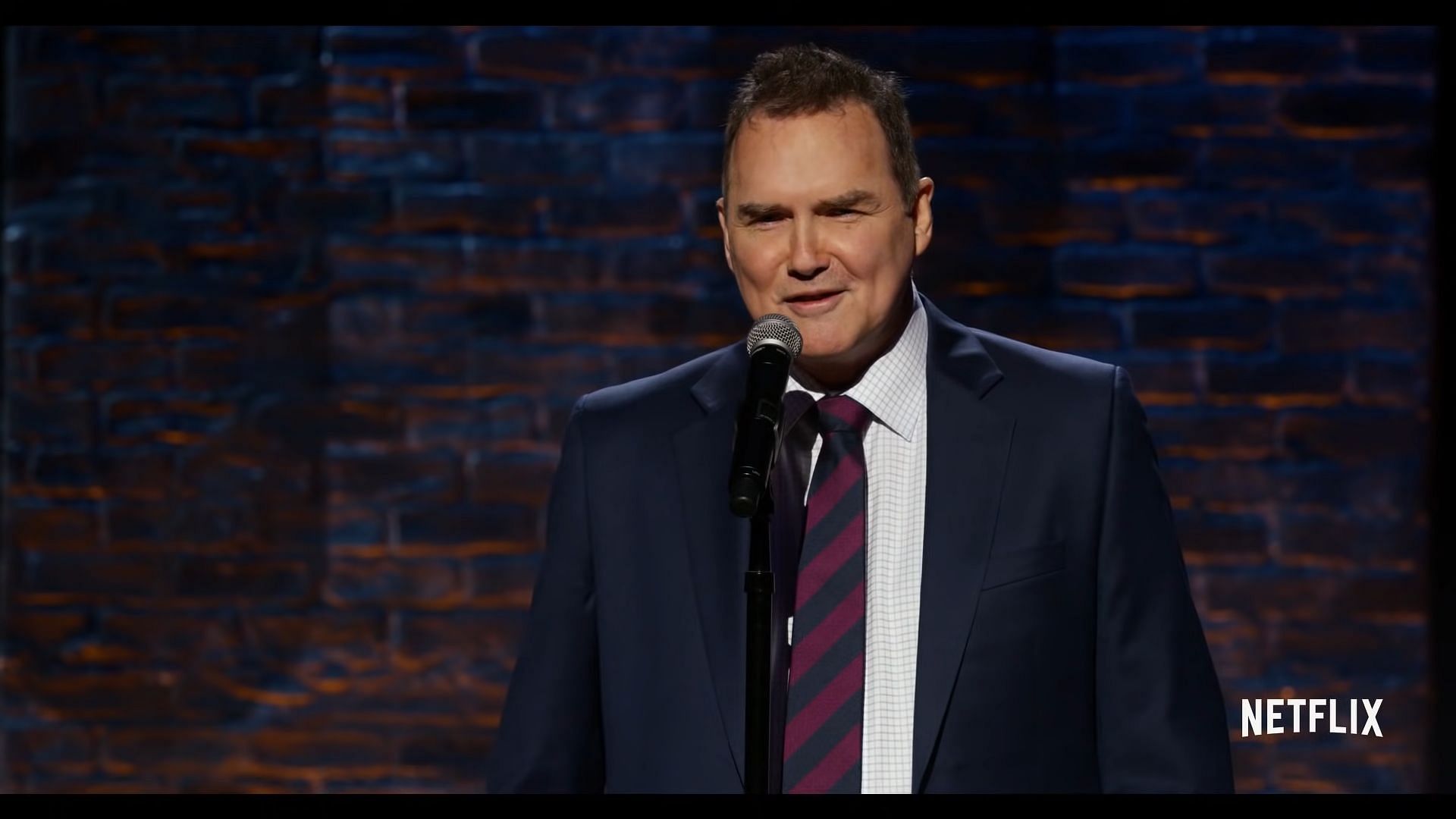 Norm Macdonald from his previous Netflix special (Image via Netflix)