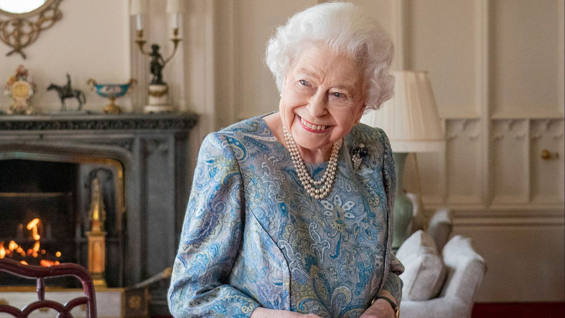 Queen Elizabeth ( Image via Dominic Lipinski/Getty Images)