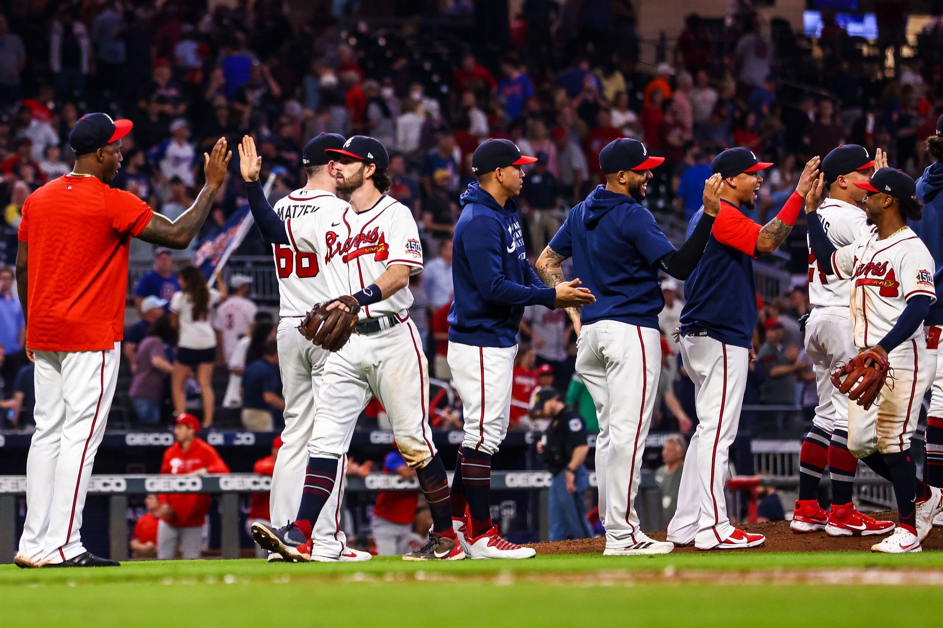 Atlanta Braves start title defense with Opening Day letdown