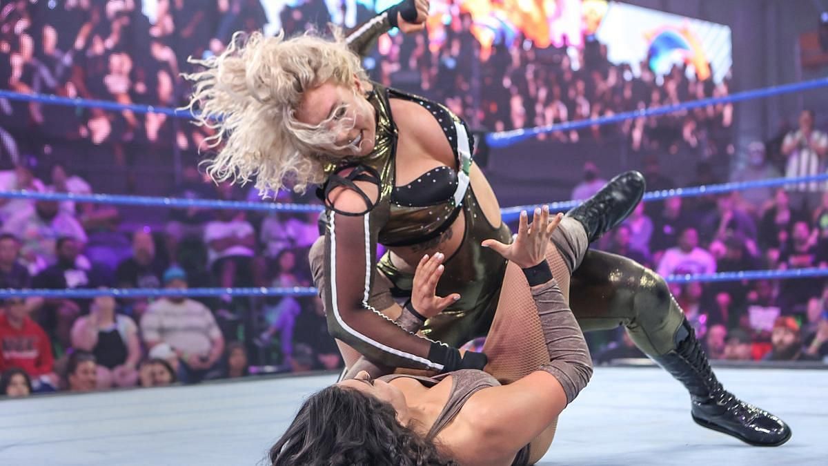 Nikkita Lyons in action against Arianna Grace in the Women's Breakout Tournament