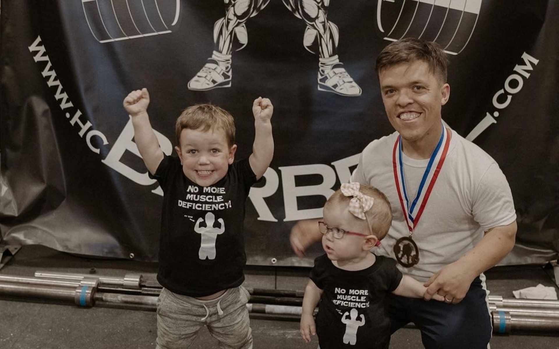 Zach breaks national weightlifting record on Little People, Big World Episode 2 airing on May 24 (Image via zroloff07/Instagram)
