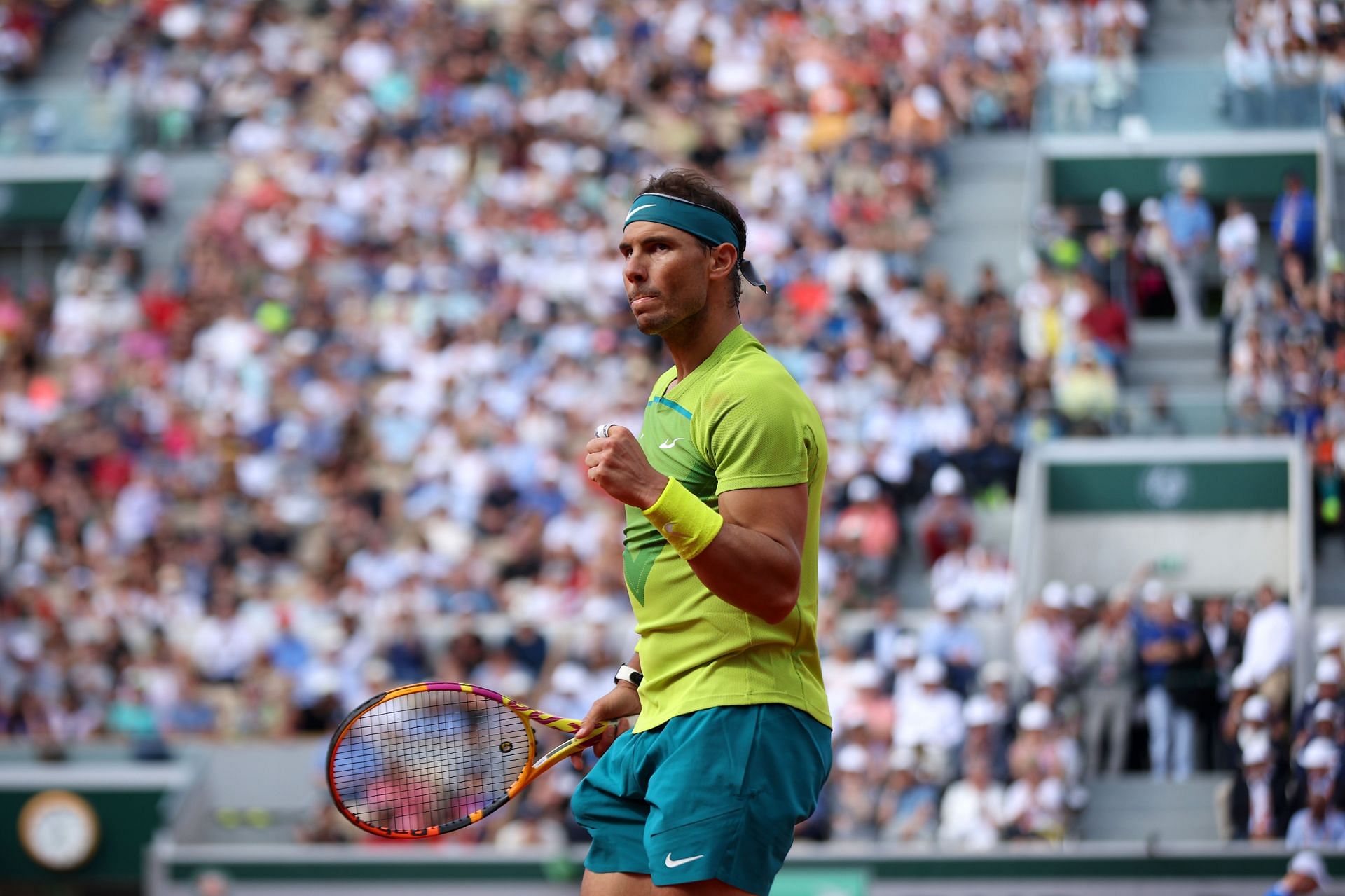 Rafael Nadal takes on Felix Auger-Aliassime in the fourth round of the French Open