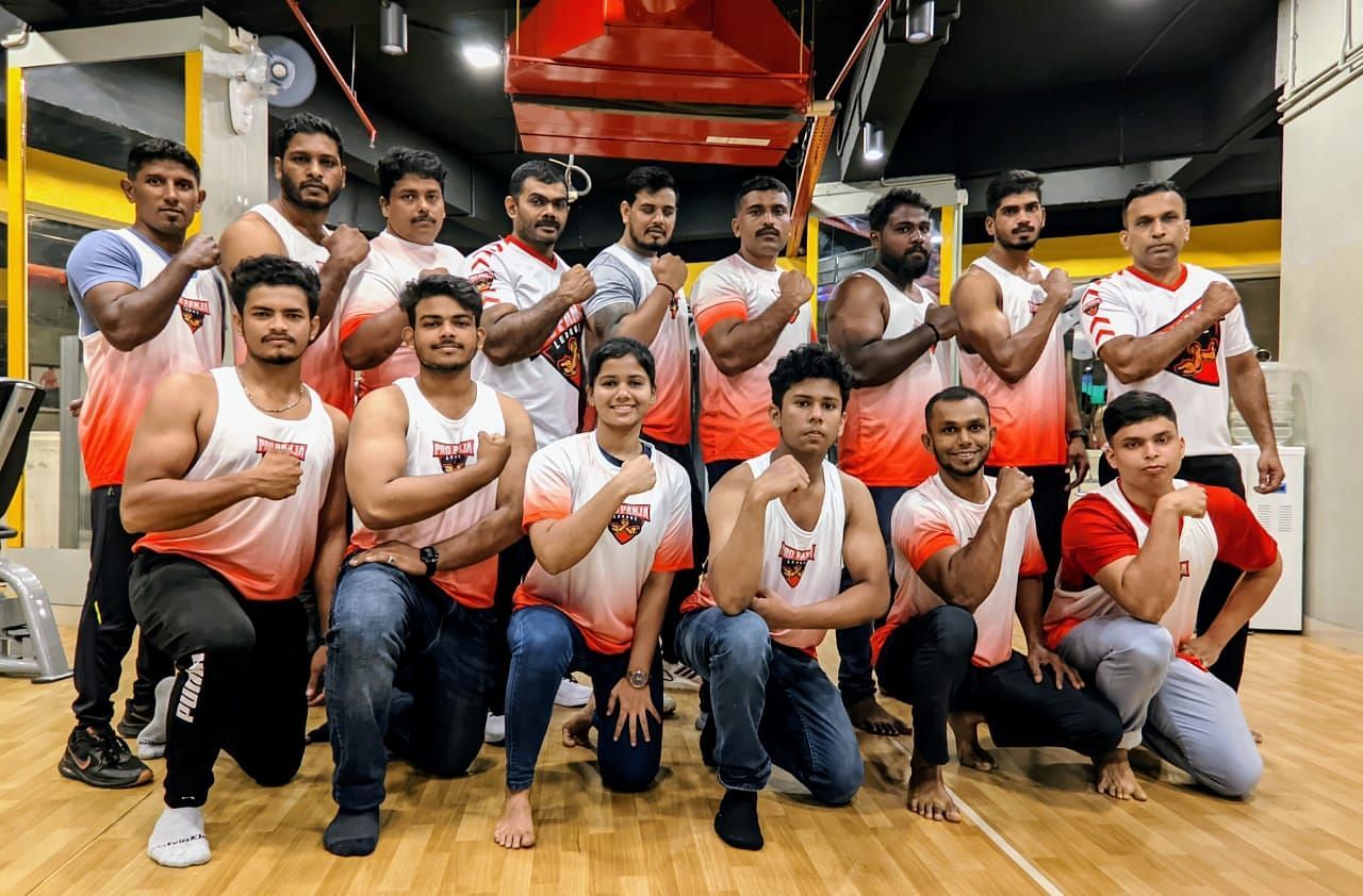 The Pro Panja League arm-wrestlers pose for a photo. (PC: PPL)