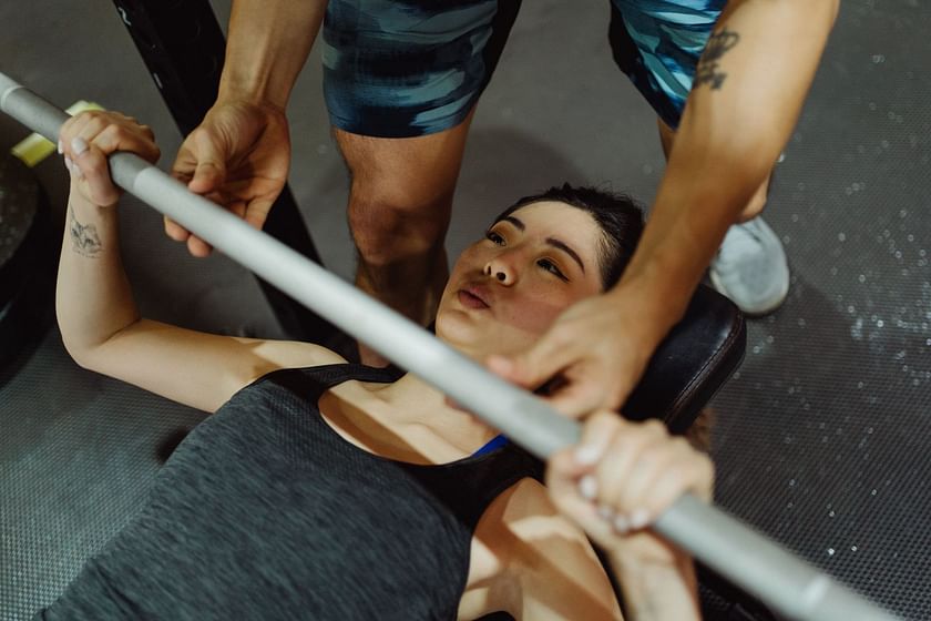 A Personal Trainer Shows You How to Close-Grip Bench Press
