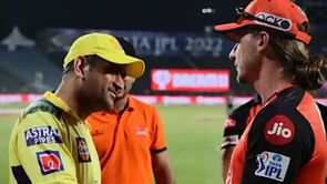 एमएस धोनी से ऑटोग्राफ लेते हुए नजर आये डेल स्टेन, तस्वीर हुई वायरल