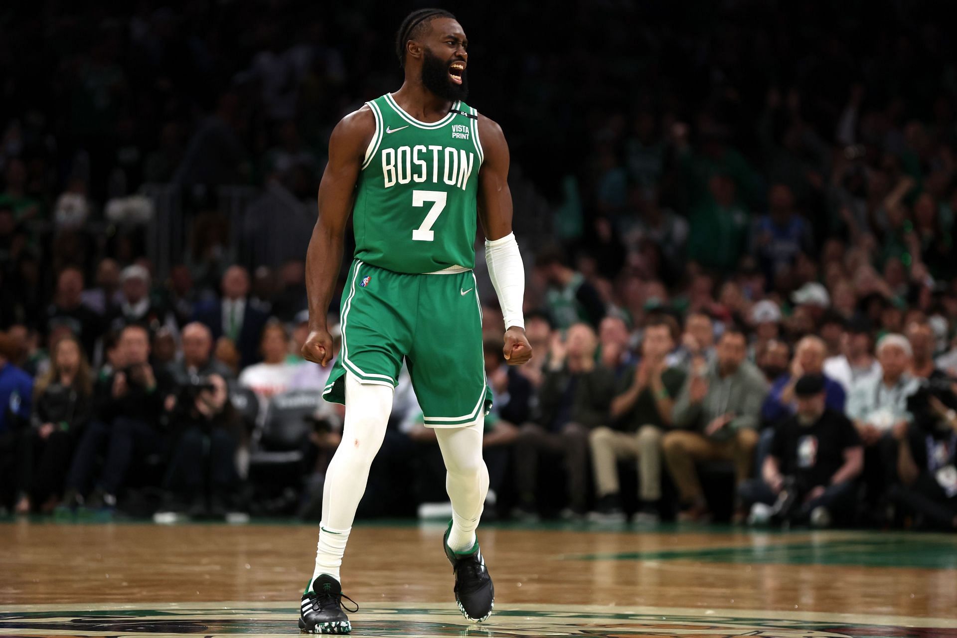 Jaylen Brown put a clinic in the first half of the game and scored 25 of his 30 points in 20 minutes.