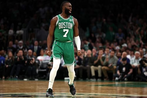 Jaylen Brown put a clinic in the first half of the game and scored 25 of his 30 points in 20 minutes.