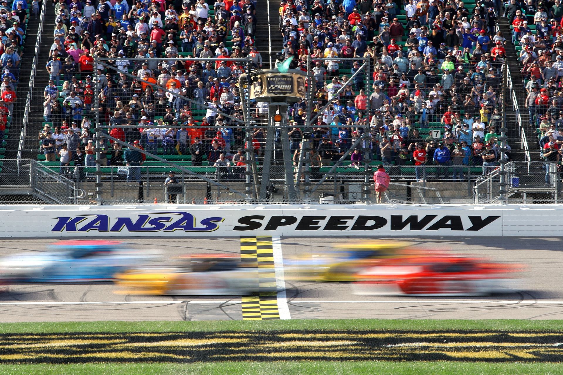 A general view of racing during the NASCAR Cup Series Hollywood Casino 400 at Kansas Speedway (Photo by Sean Gardner/Getty Images)