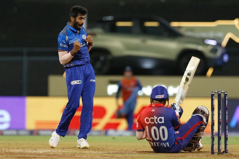 Jasprit Bumrah dismissed Prithvi Shaw with a lethal bouncer [P/C: iplt20.com]