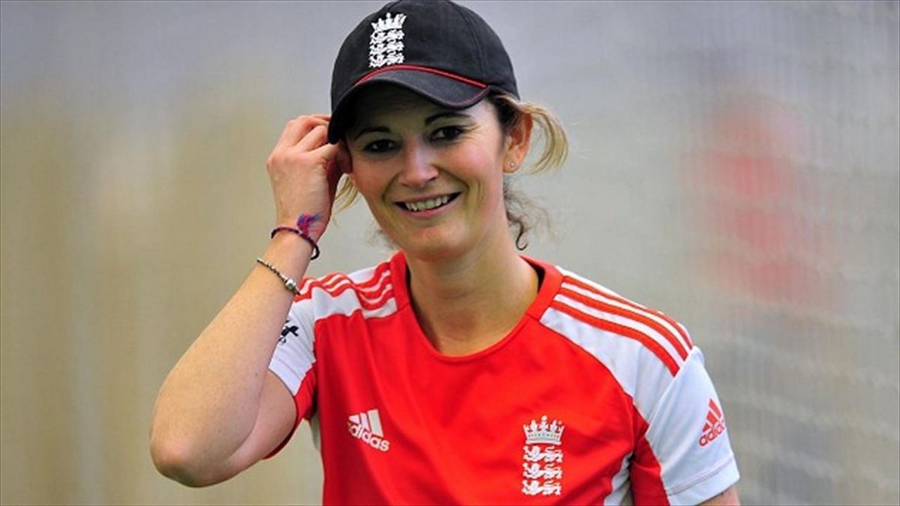 इंग्लैंड महिला क्रिकेट टीम की पूर्व कप्तान शार्लेट एडवर्ड्स