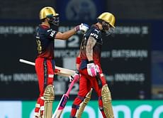 "That puts Kohli under pressure at the other end" - Brad Hogg reflects on Faf du Plessis' poor strike rate during powerplay in IPL 2022