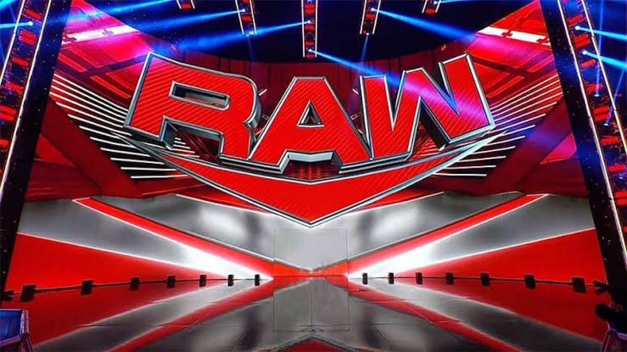 WWE Raw के इस हफ्ते के शो के ऑफ एयर होने के बाद बैकी लिंच का मुकाबला बियांका ब्लेयर से हुआ