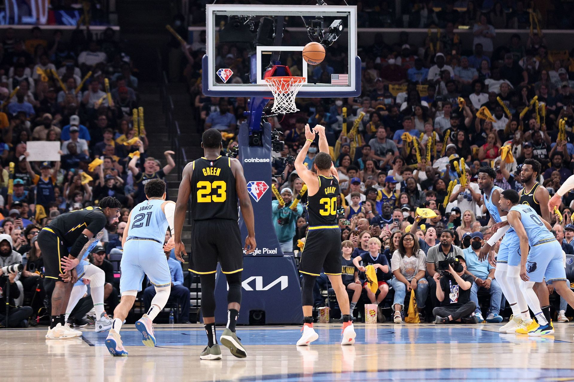 Steph Curry shoots a free throw