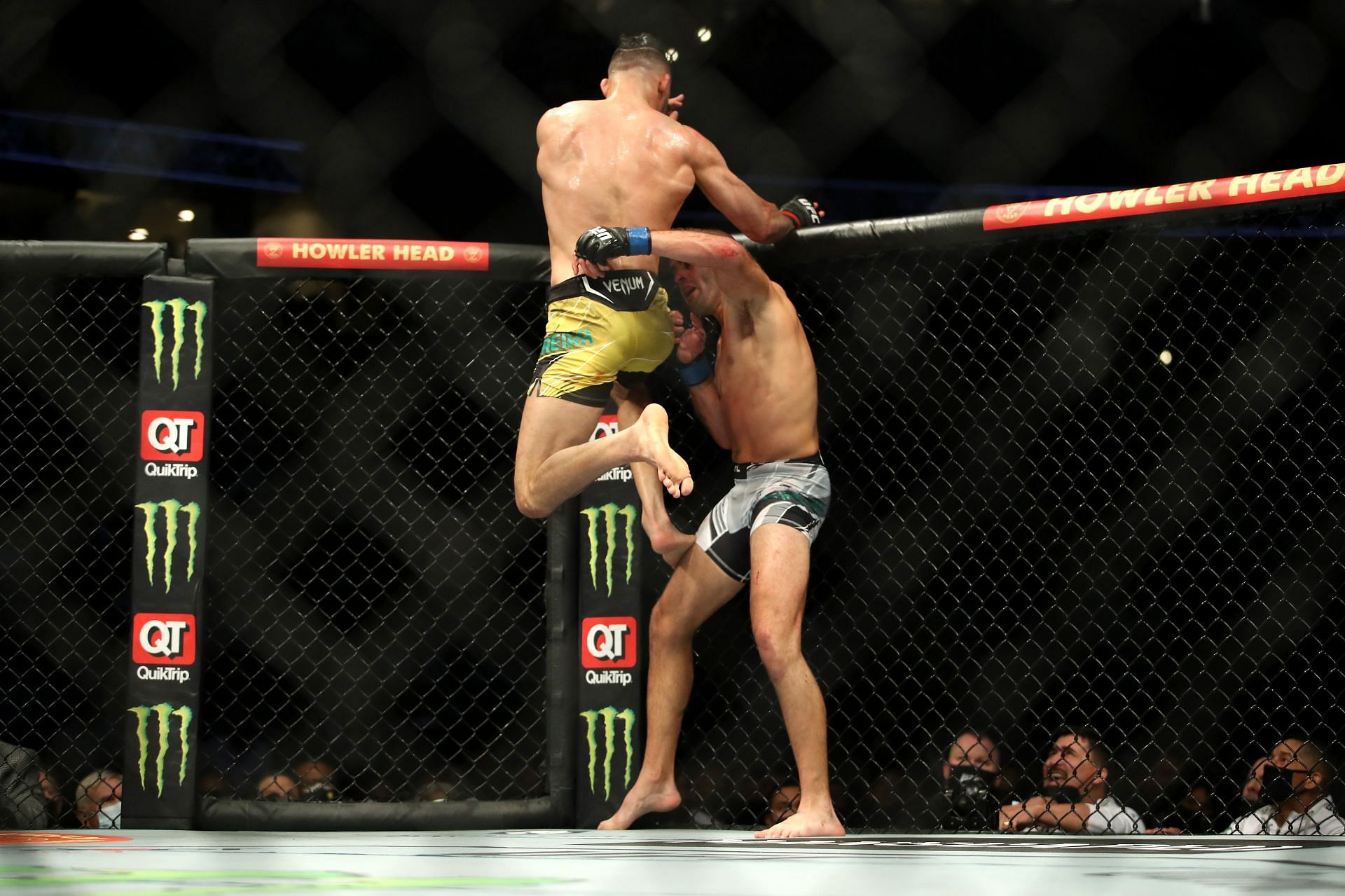 UFC 270: Michel Pereira(left) v Fialho