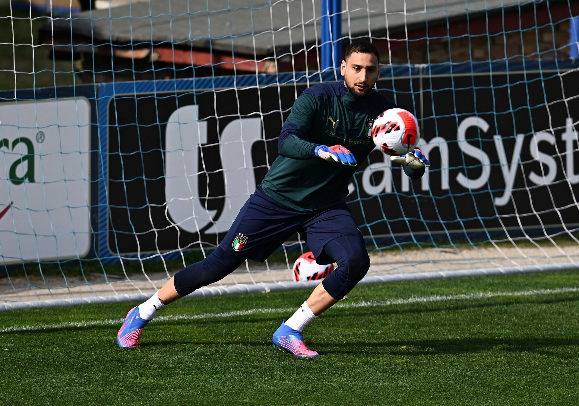 Gianluigi Donnarumma wants to be the permanent number one at the Parc des Princes.