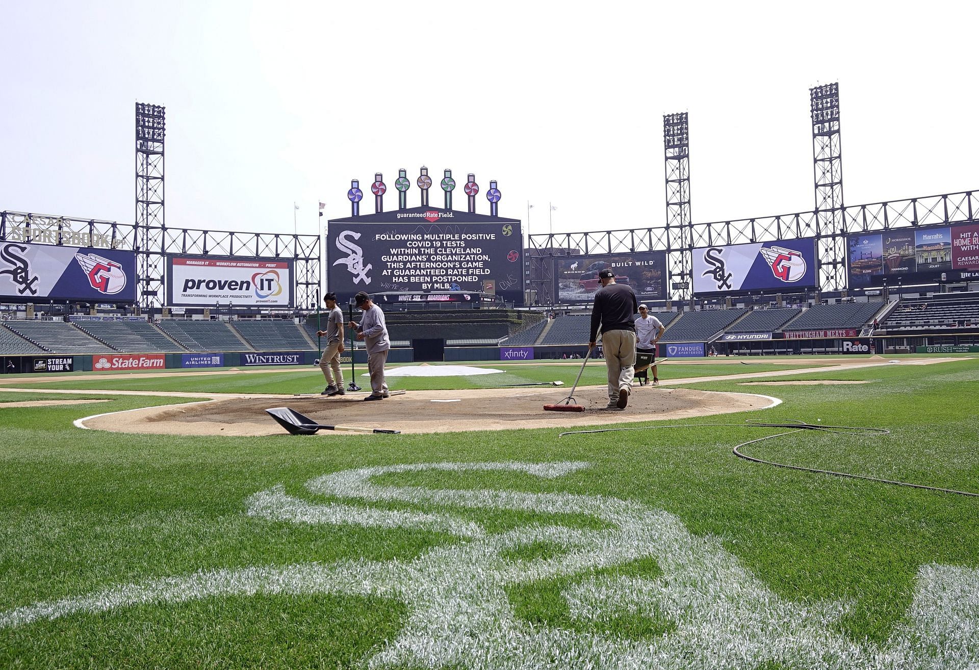 Cleveland Guardians v Chicago White Sox