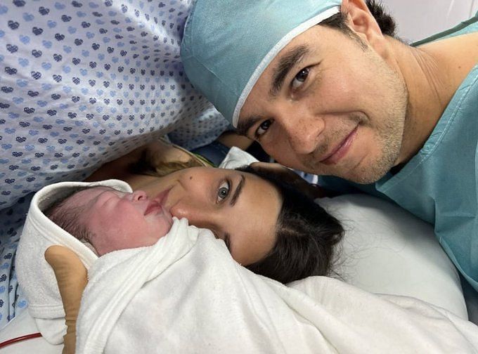 Who is Sergio Perez's wife Carola Martinez and how many children