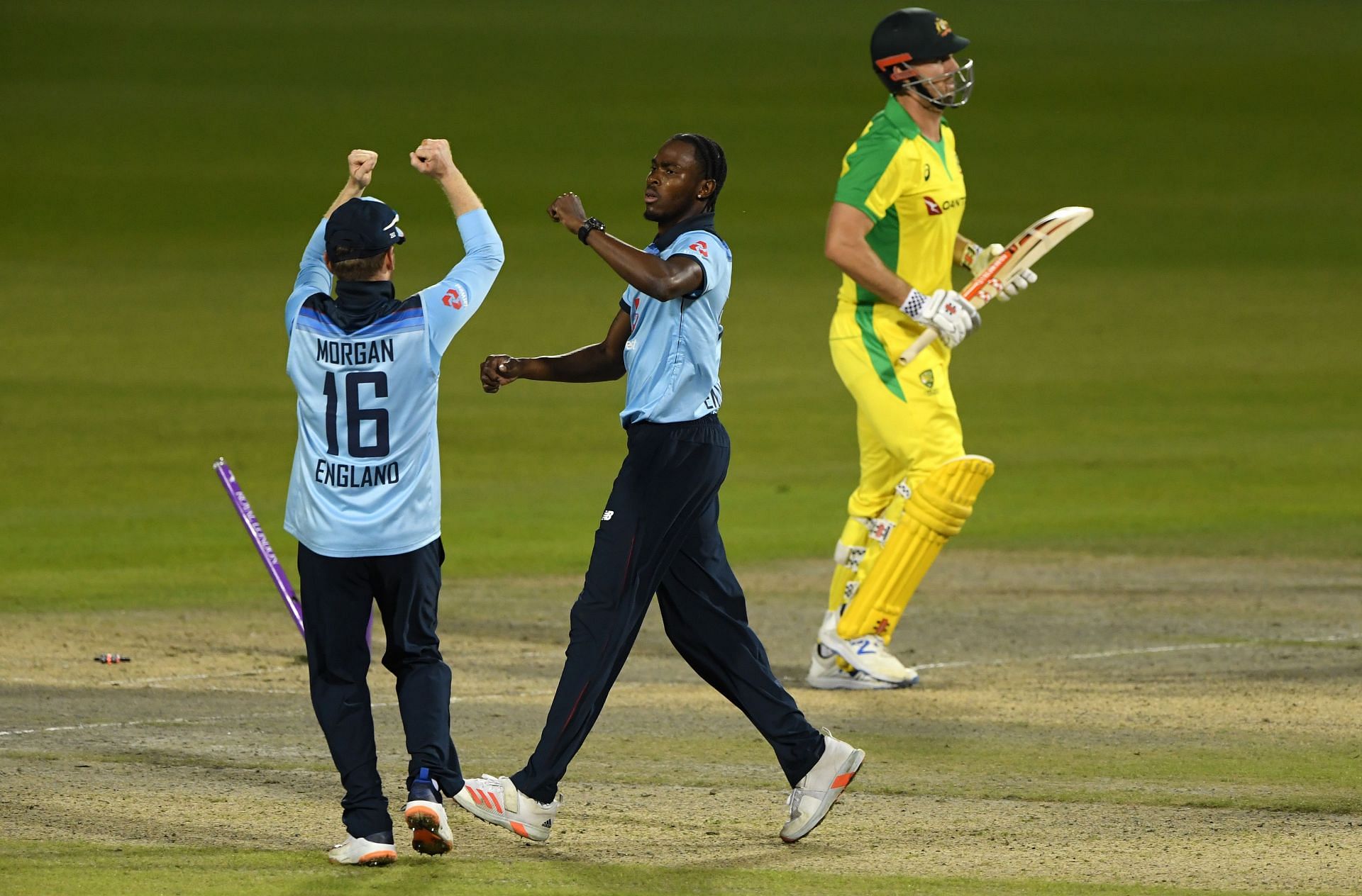 Eoin Morgan and Jofra Archer. (Credits: Getty)