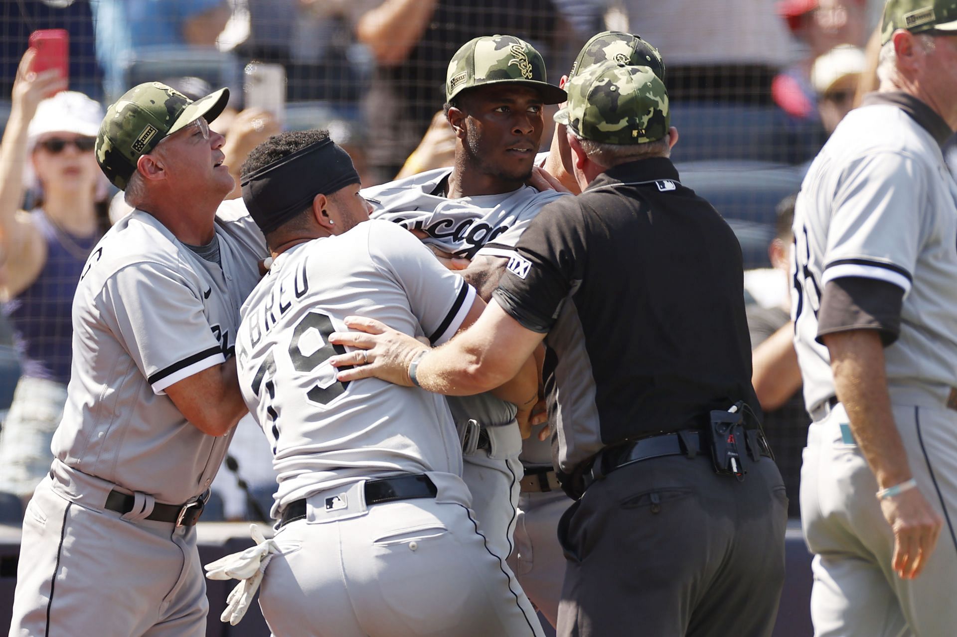 Chicago White Sox v New York Yankees