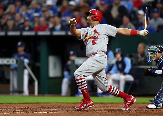 "As CLUTCH as always!" "First ballot Hall of Famer!" - Baseball fans react to Albert Pujols moving into 10th for all-time career hits list