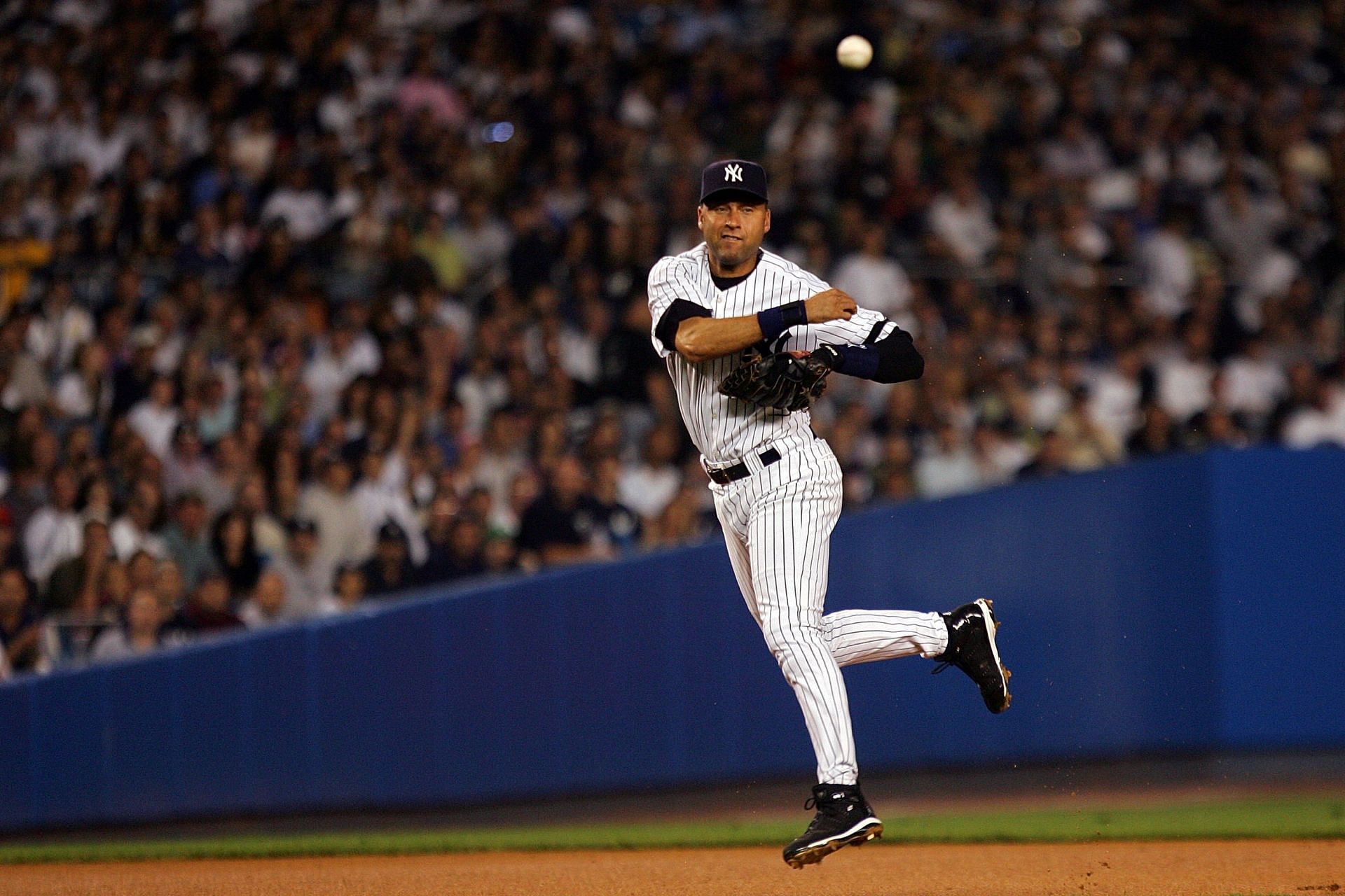 Derek Jeter, Face of Yankees' Glory Days, Will Get a Lasting Tribute - The  New York Times