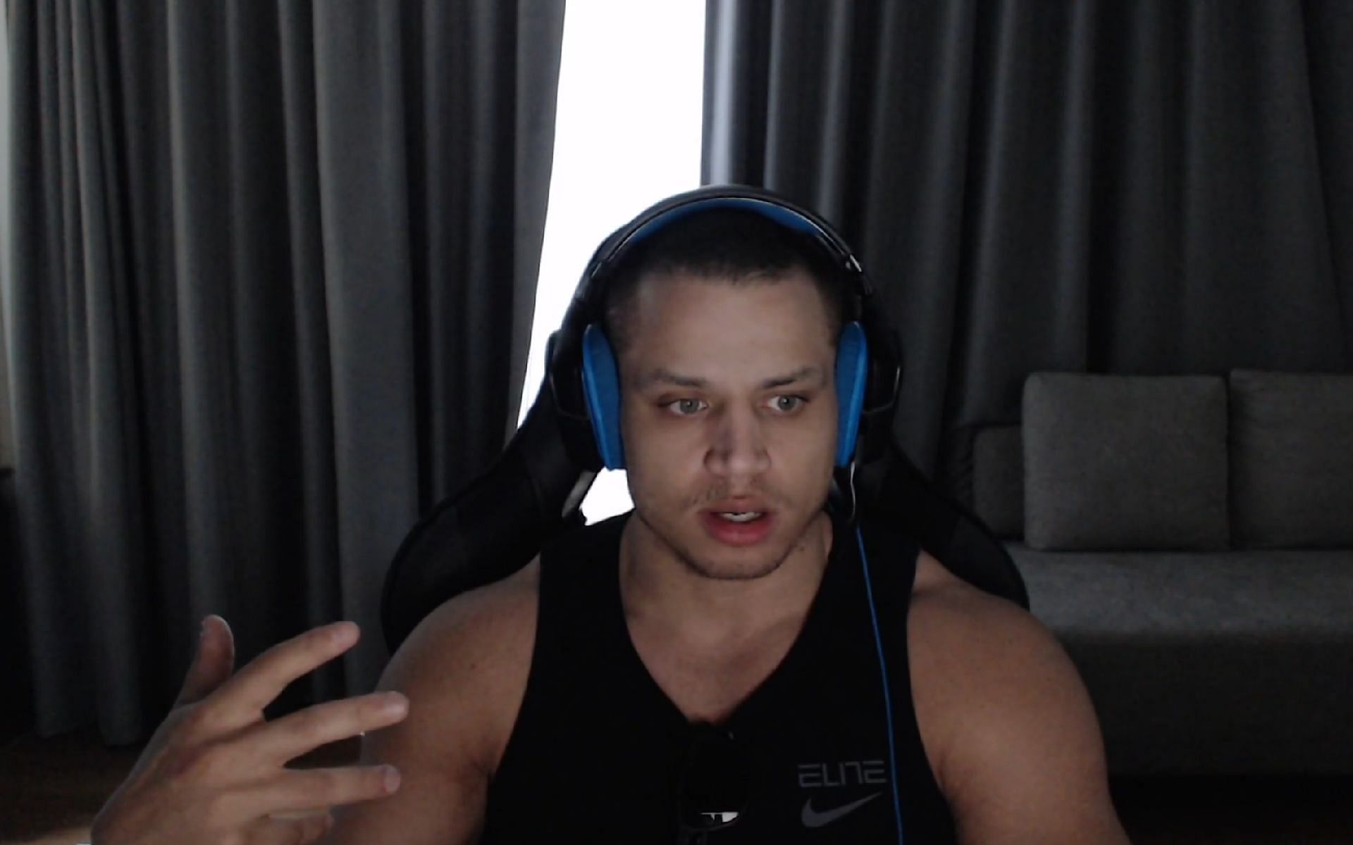 Tyler1 accidentally yelled at hotel staff during a stream (Image via loltyler1/Twitch)