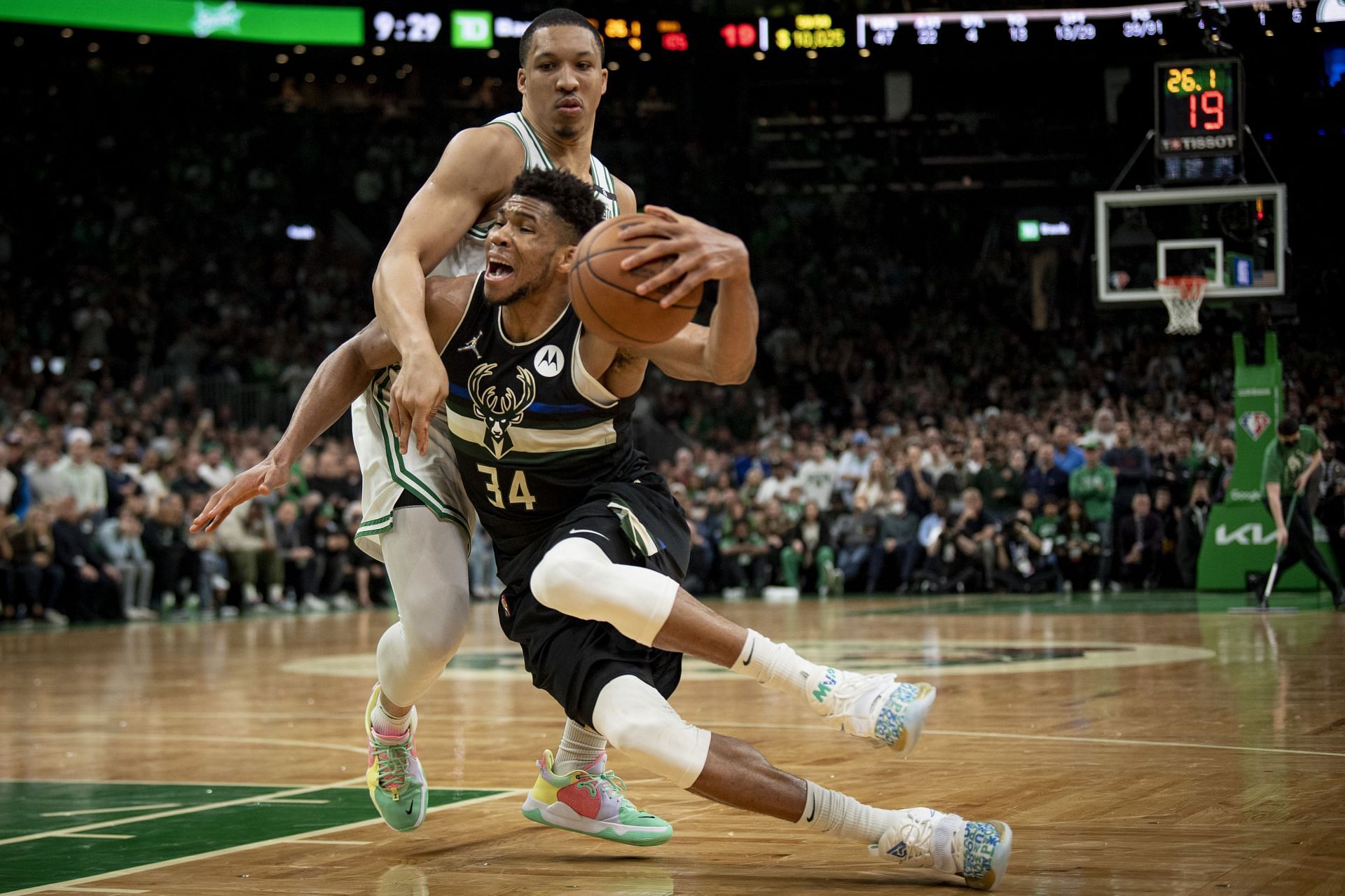 Giannis put up 40 points to power Milwaukee to a 3-2 series lead.