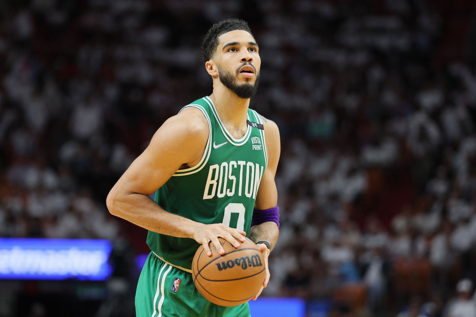 Jayson Tatum seen wearing the Kobe Bryant armband on his left arm