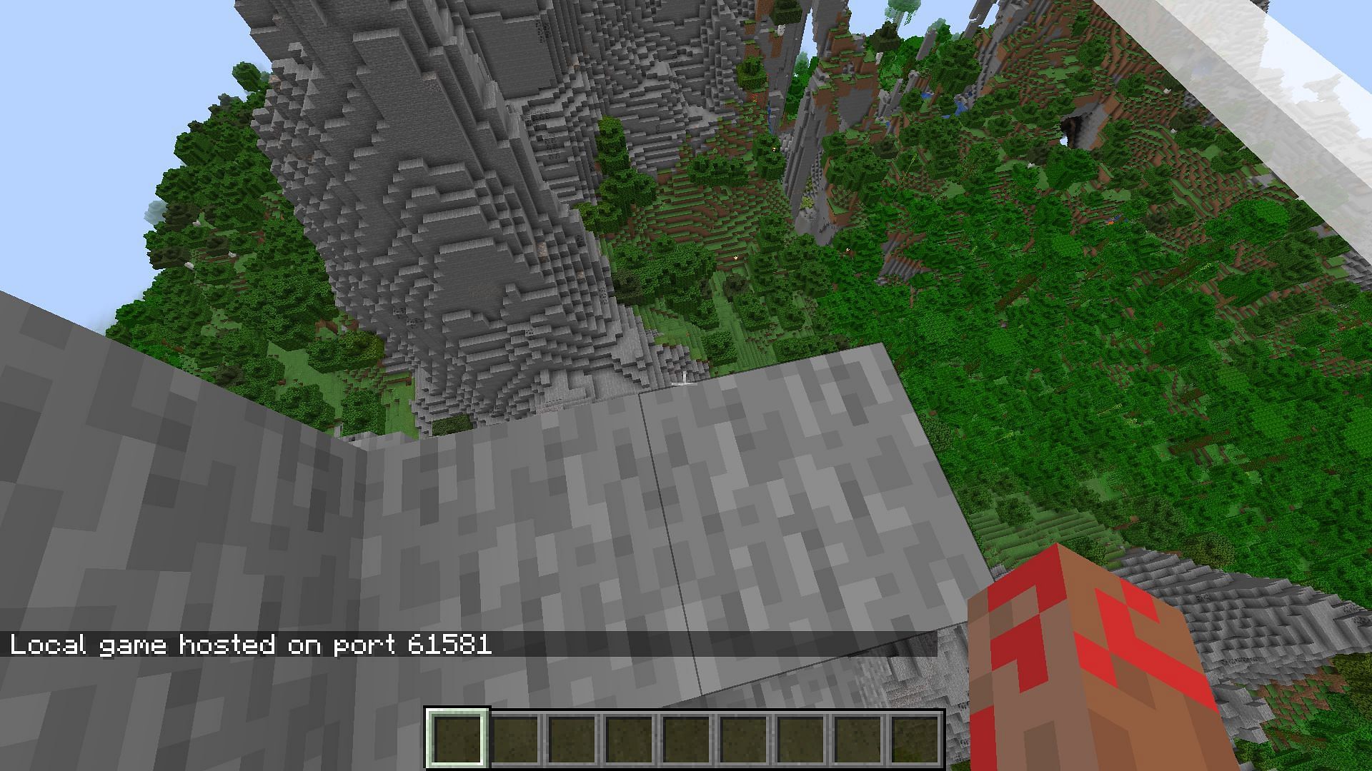 The Port number shown in the world chat (Image via Minecraft)