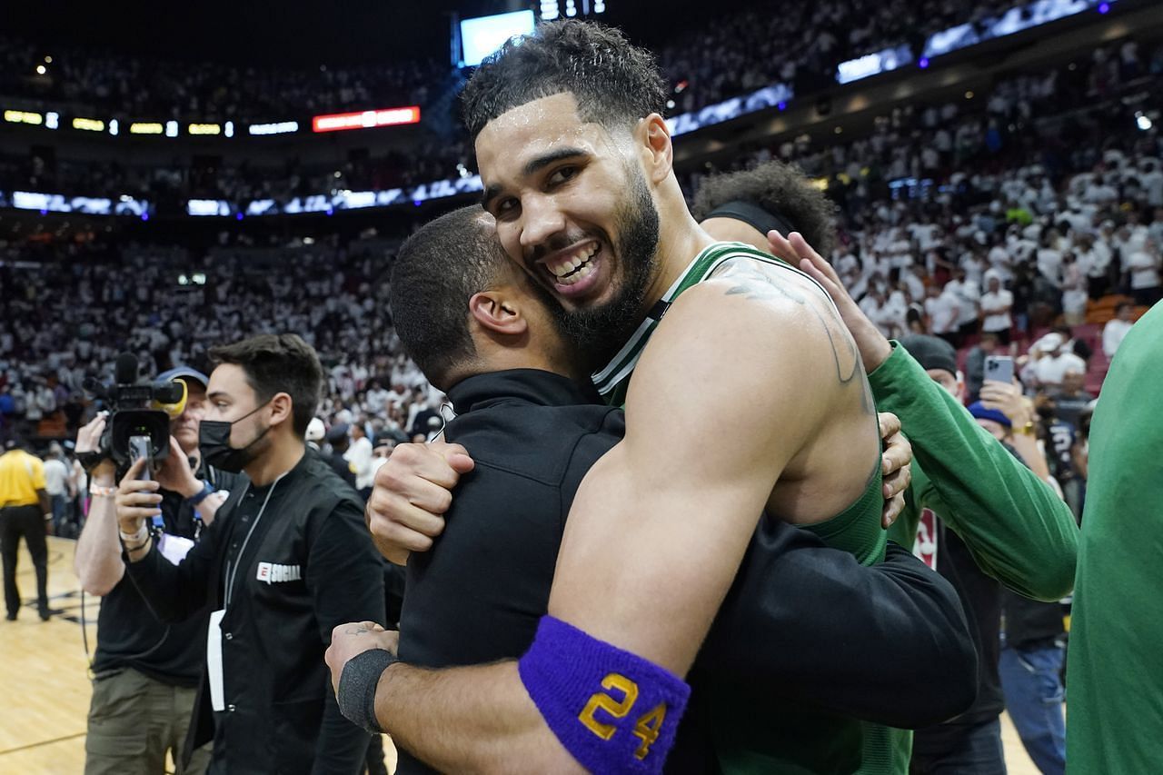 Jayson Tatum honored the late Kobe Bryant with a purple #24 armband in the Boston Celtics&#039; win over the Miami Heat in Game 7. [Photo: MassLive.com]