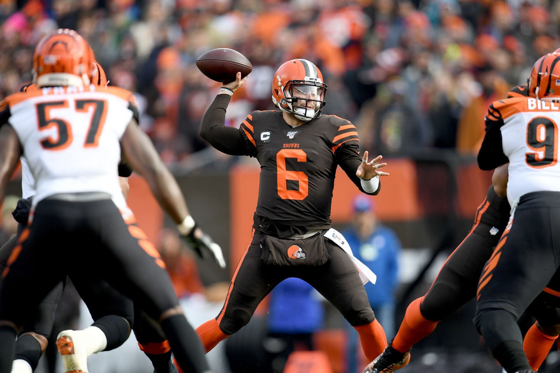 Cleveland Browns quarterback Baker Mayfield pulls back to throw.