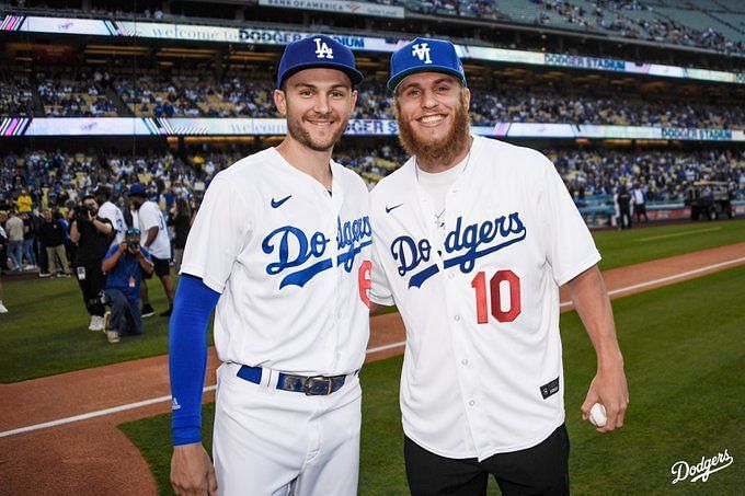 Los Angeles Rams - Team LA! Good luck Los Angeles Dodgers + Los Angeles  Lakers, bring it home! 💪