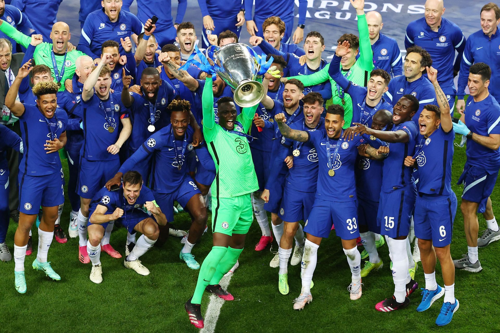 Edouard Mendy and teammates