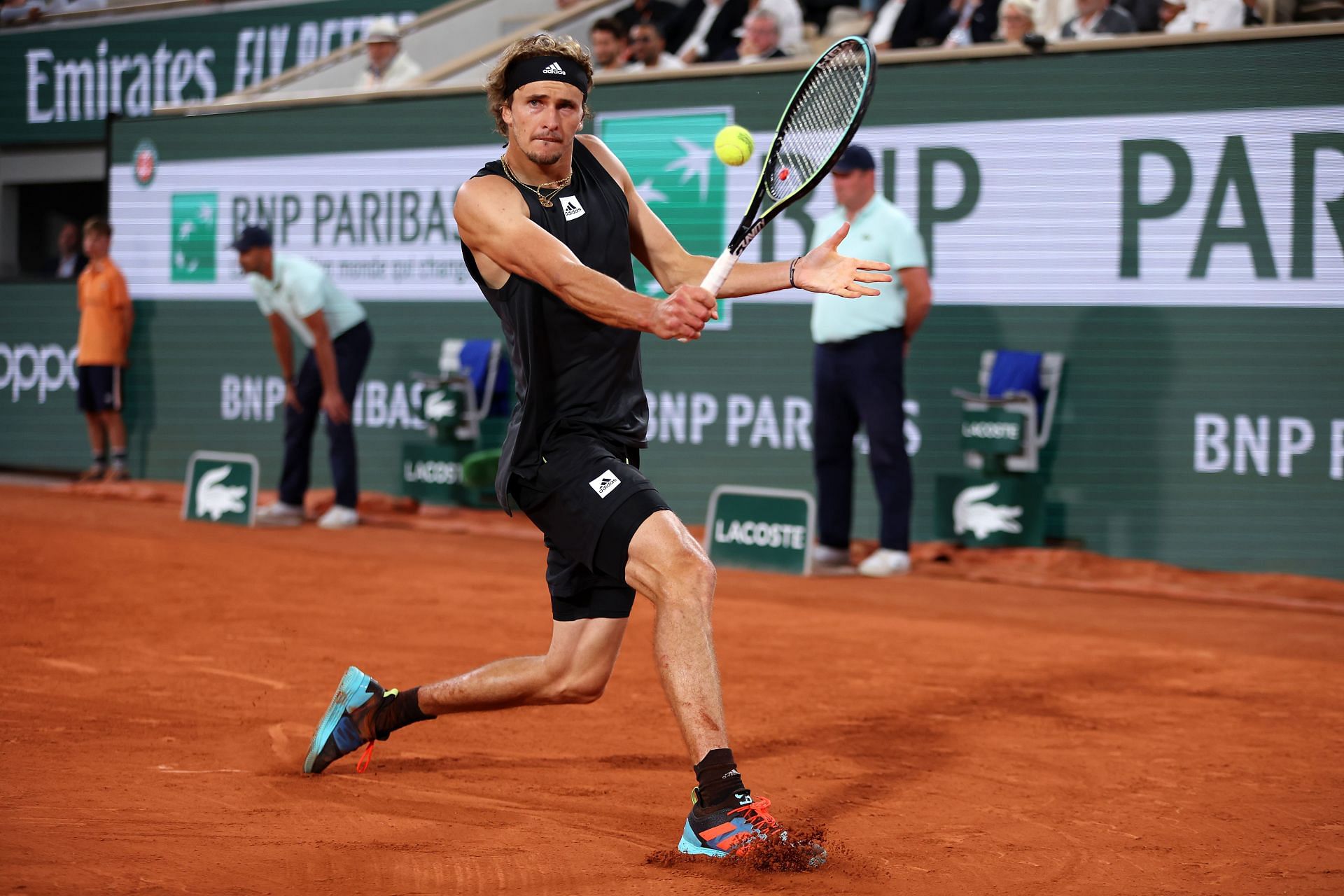 Alexander Zverev in action at the 2022 French Open