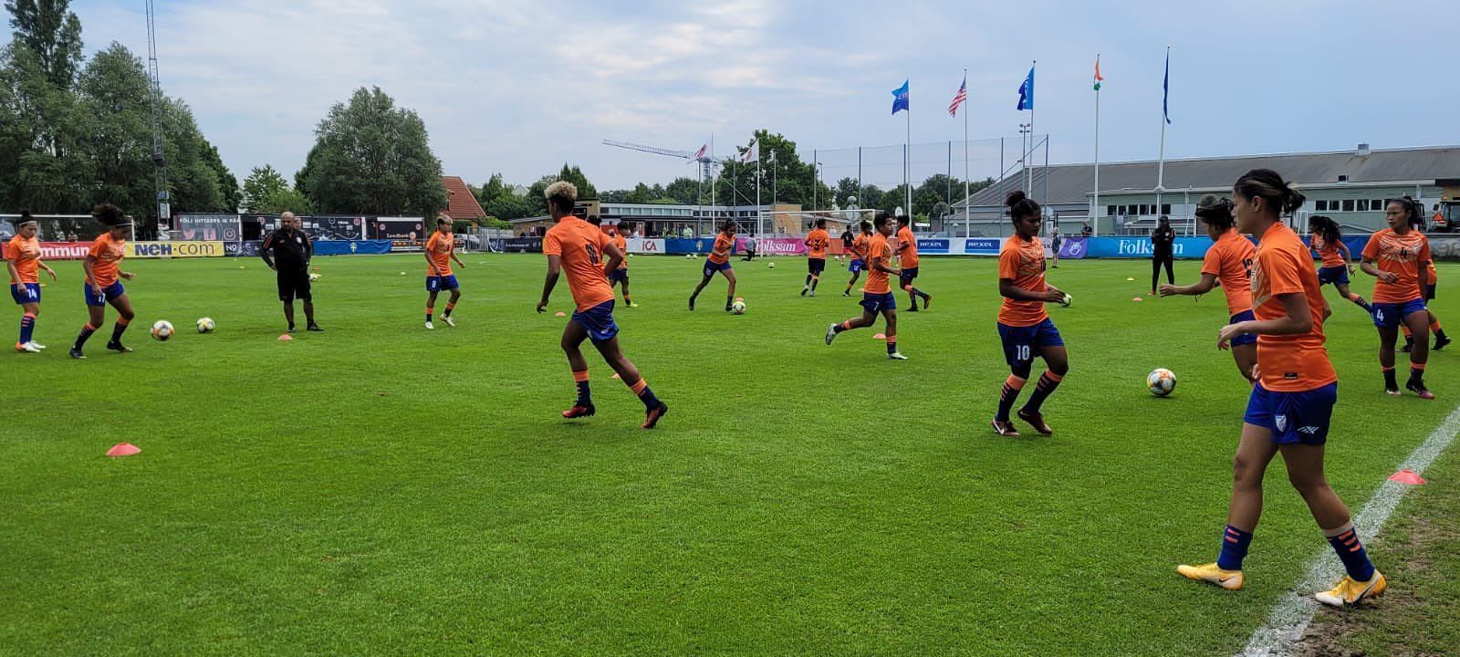 Indian women&#039;s team&#039;s players ahead of the game. (Image Courtesy: AIFF Media)