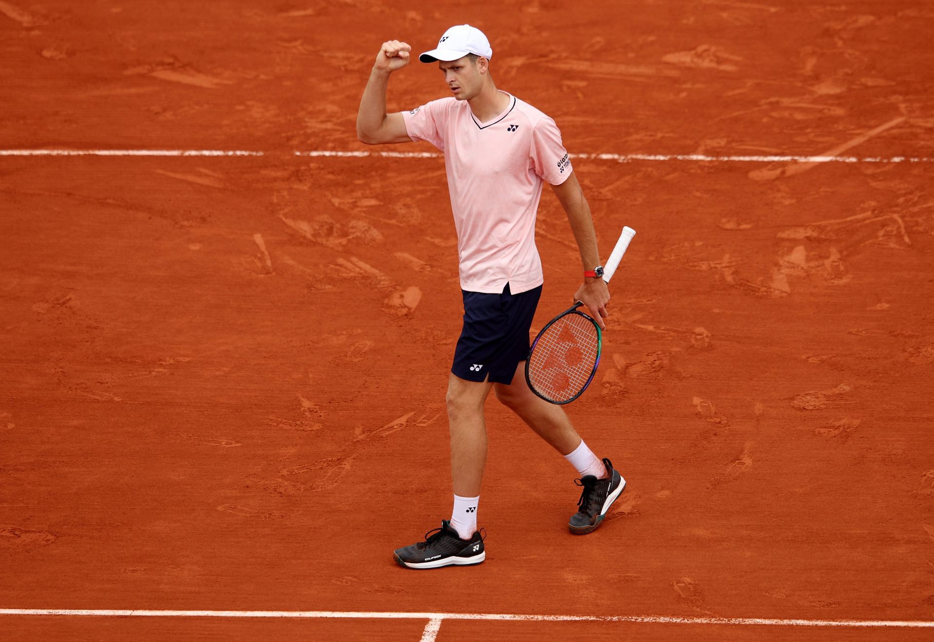 Hubert Hurkacz at the 2022 French Open.