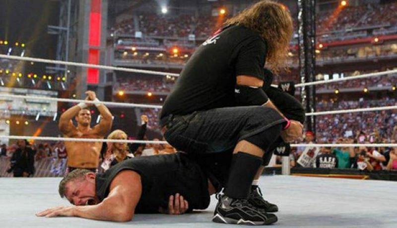 WrestleMania XXVI में ब्रेट हार्ट और विंस मैकमैहन का मैच हुआ था