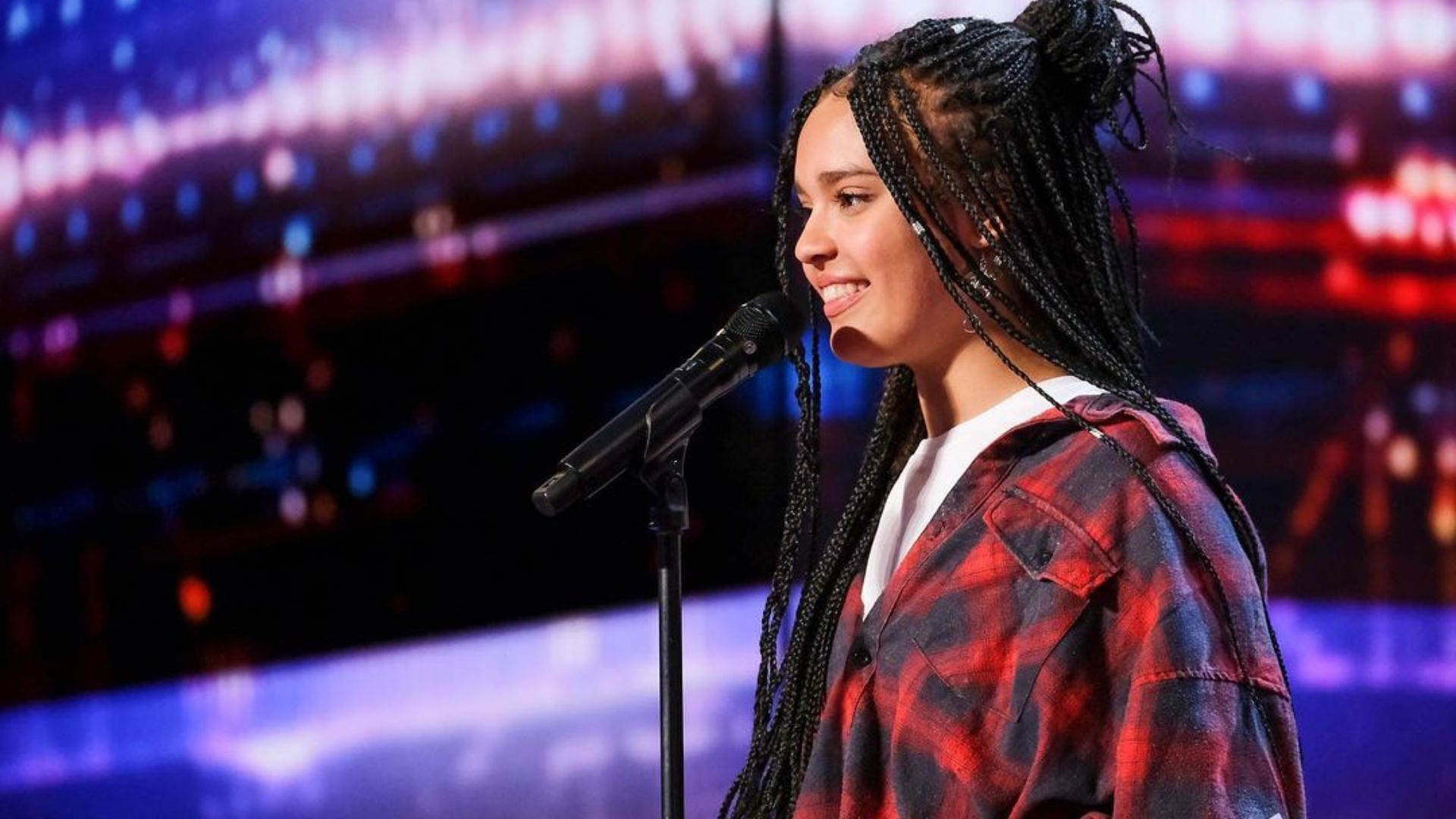 Who is AGT contestant Sara James? Musician received Simon Cowell's